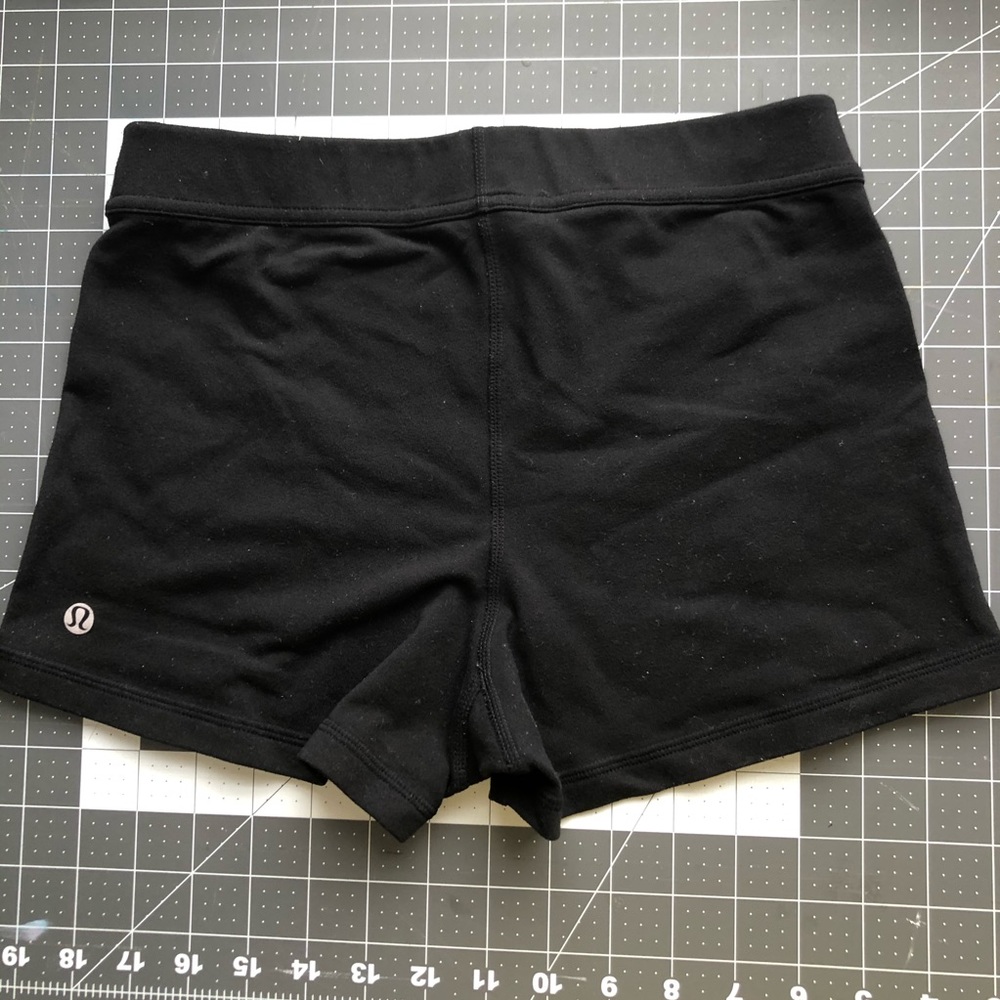 Lululemon Spandex shorts